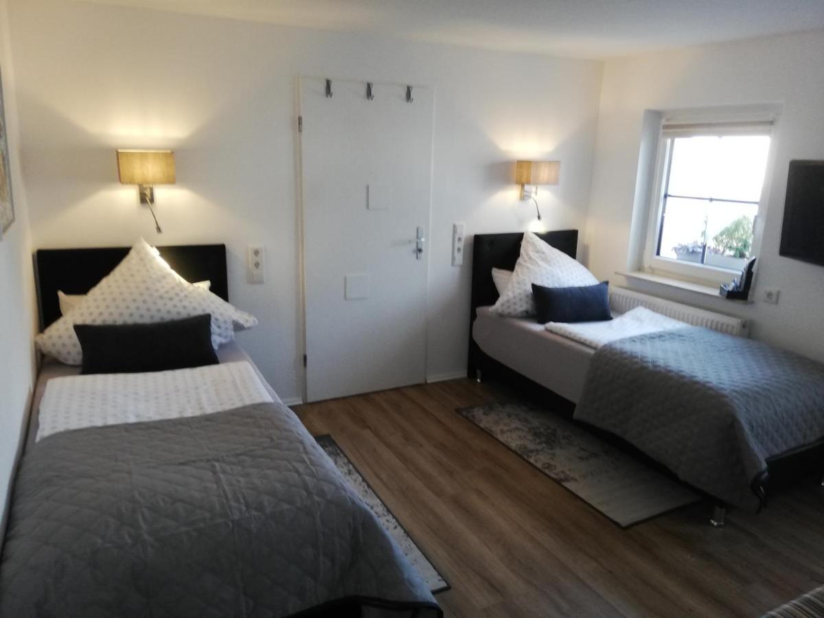 Ferienwohnung Hirmer Цирндорф Екстериор снимка