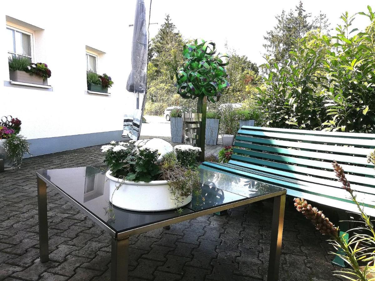 Ferienwohnung Hirmer Цирндорф Екстериор снимка