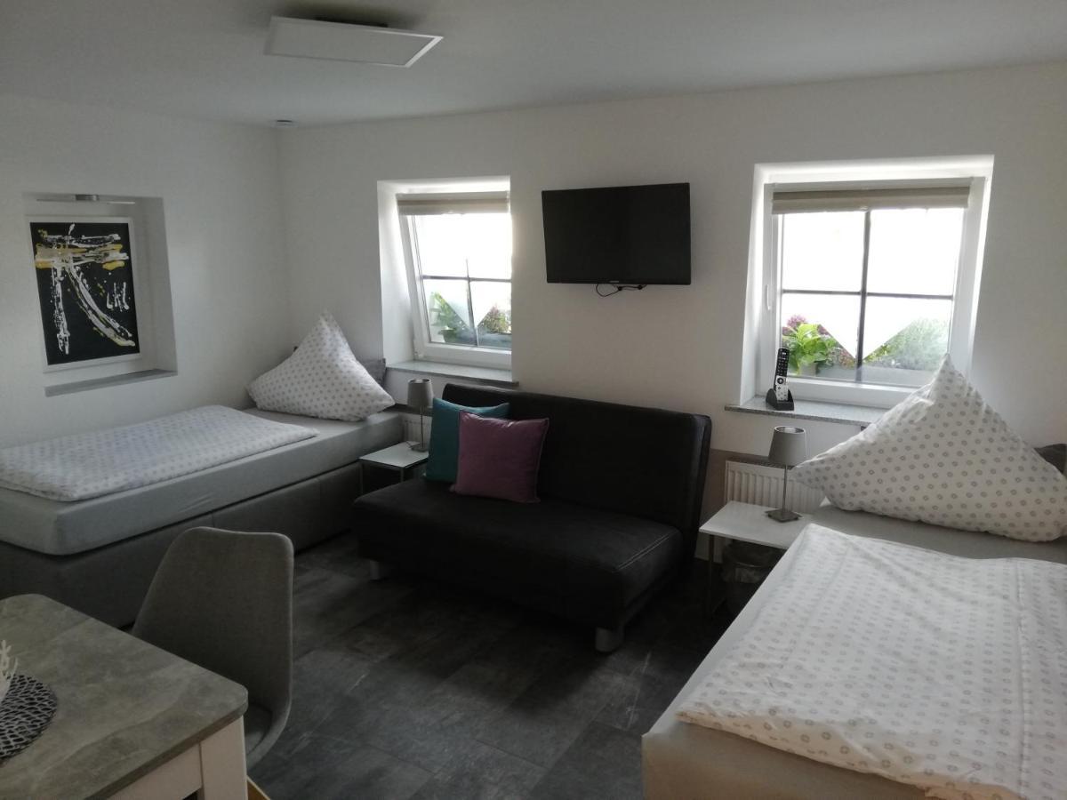 Ferienwohnung Hirmer Цирндорф Екстериор снимка